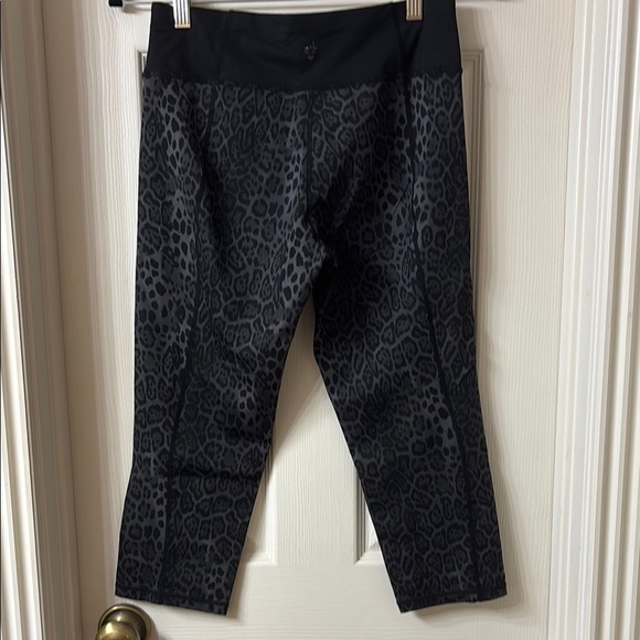 Betsey Johnson Black Leopard Print Leggings - Picture 3 of 4